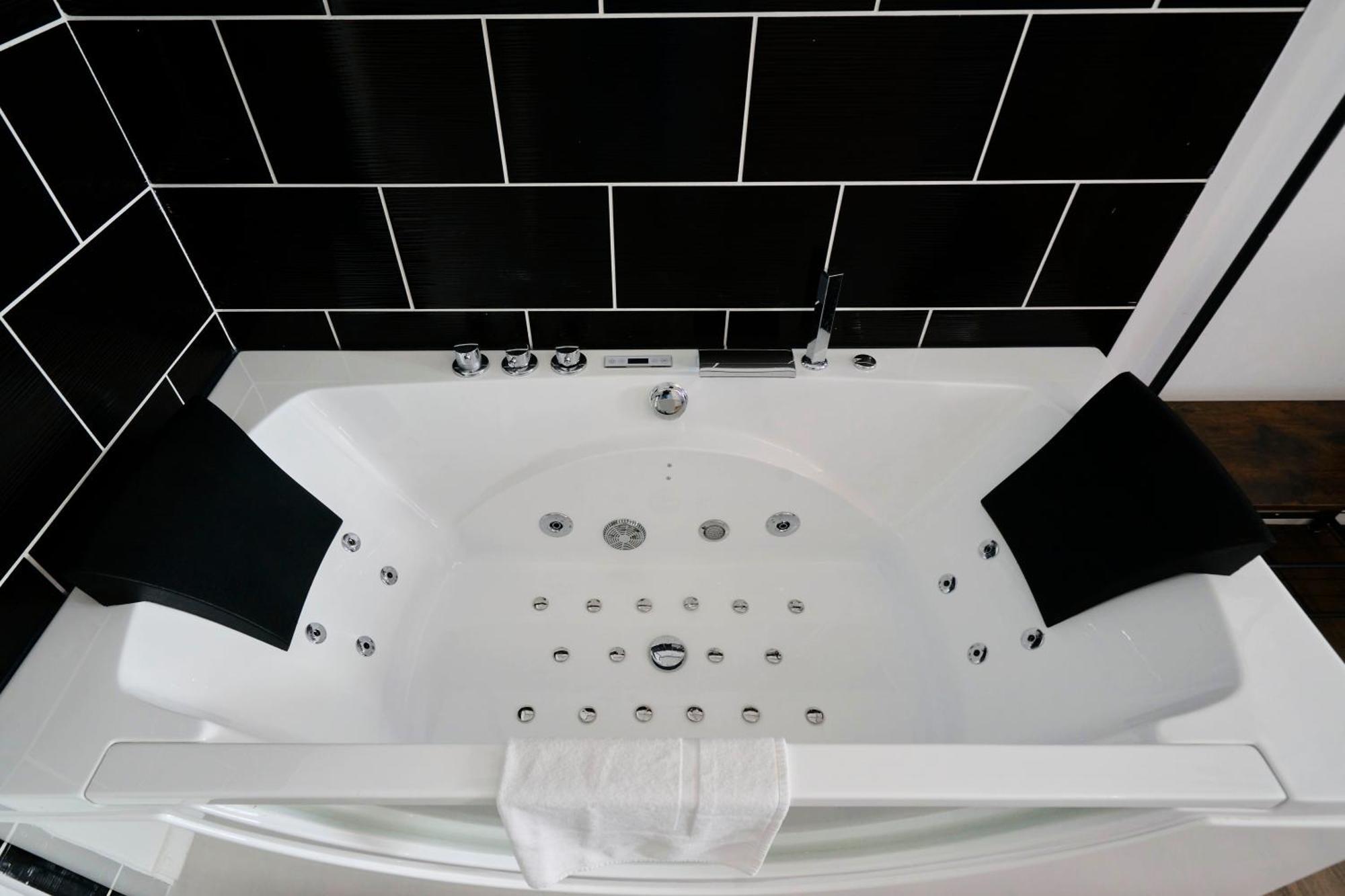 Ng Prestige - Lille L Roubaix Trichon - Balneo - Netflix - Wifi Daire Dış mekan fotoğraf