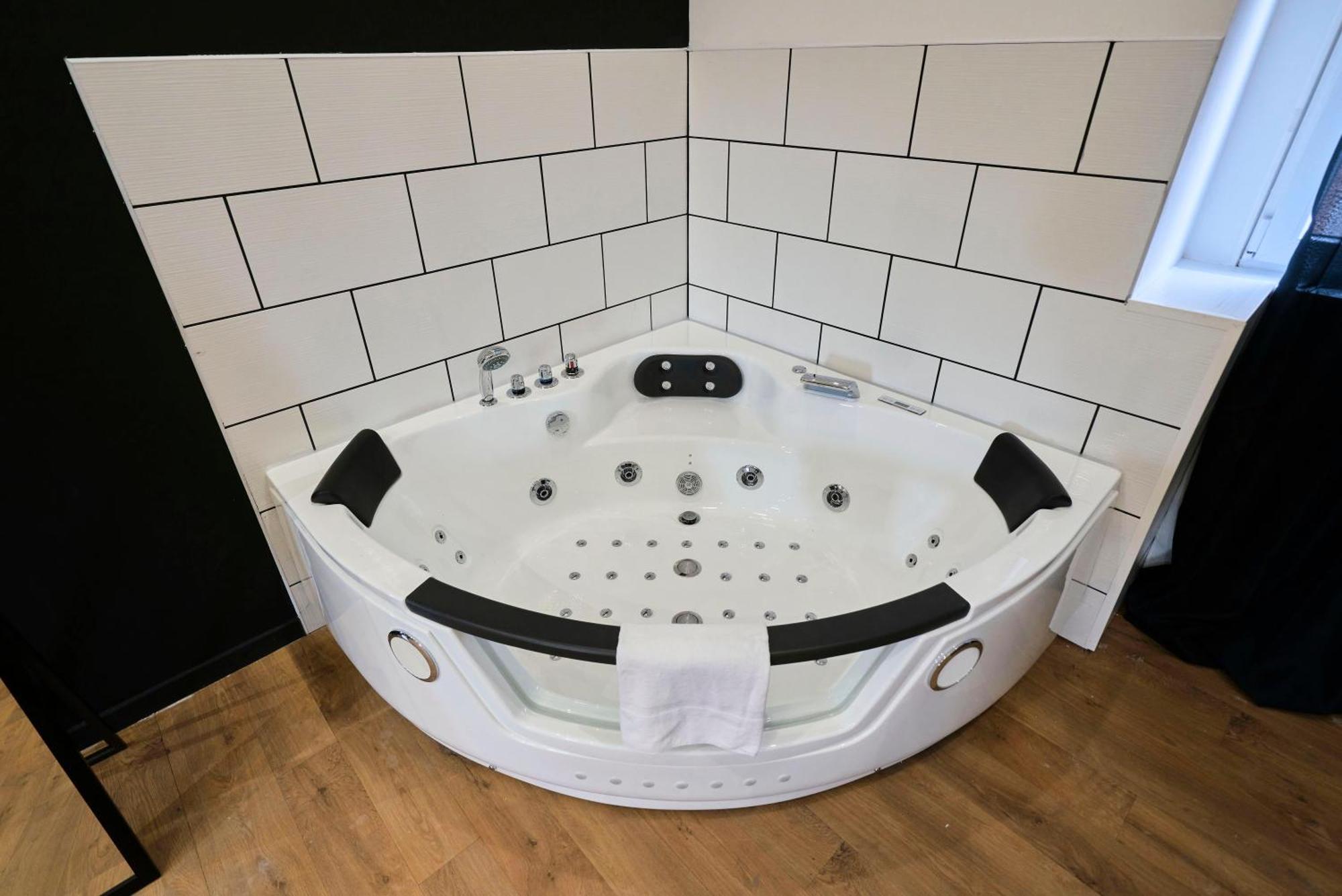 Ng Prestige - Lille L Roubaix Trichon - Balneo - Netflix - Wifi Daire Dış mekan fotoğraf